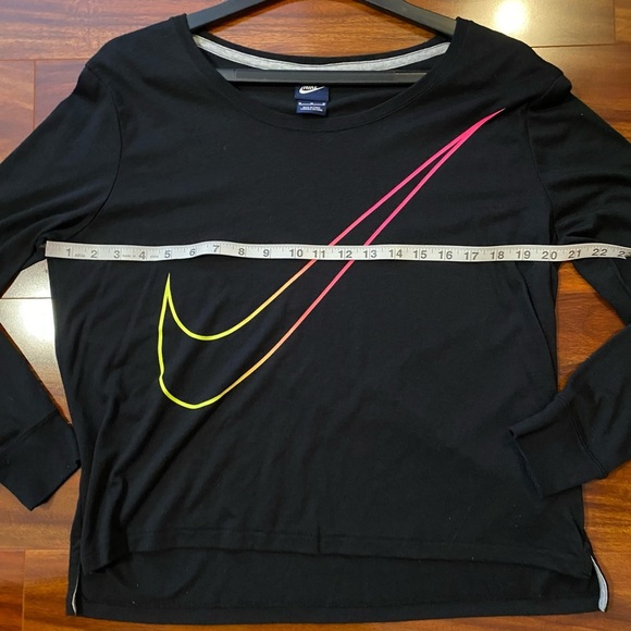 Nike Black Shirt with Neon Swoosh Logo size medium - Picture 7 of 7